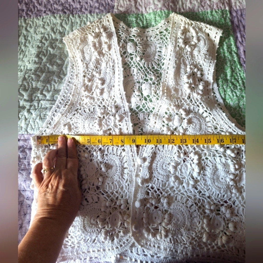 White Lace Popcorn Crochet Vest Women's - Picture 2 of 12